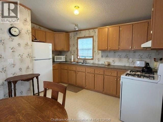 137 Dunkirk Drive, Chatham — photograph 3