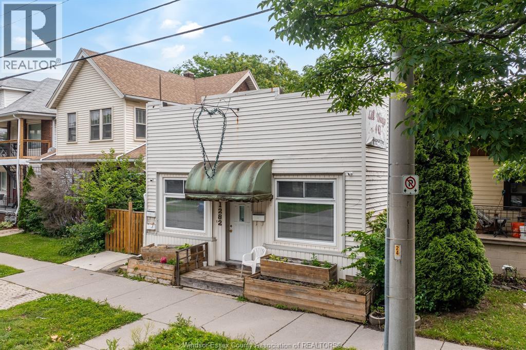 1282 George Avenue, Windsor — photograph 3