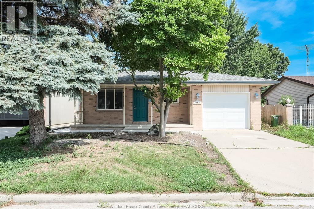 Single Family — 3309 Aurora Drive, Windsor, Ontario