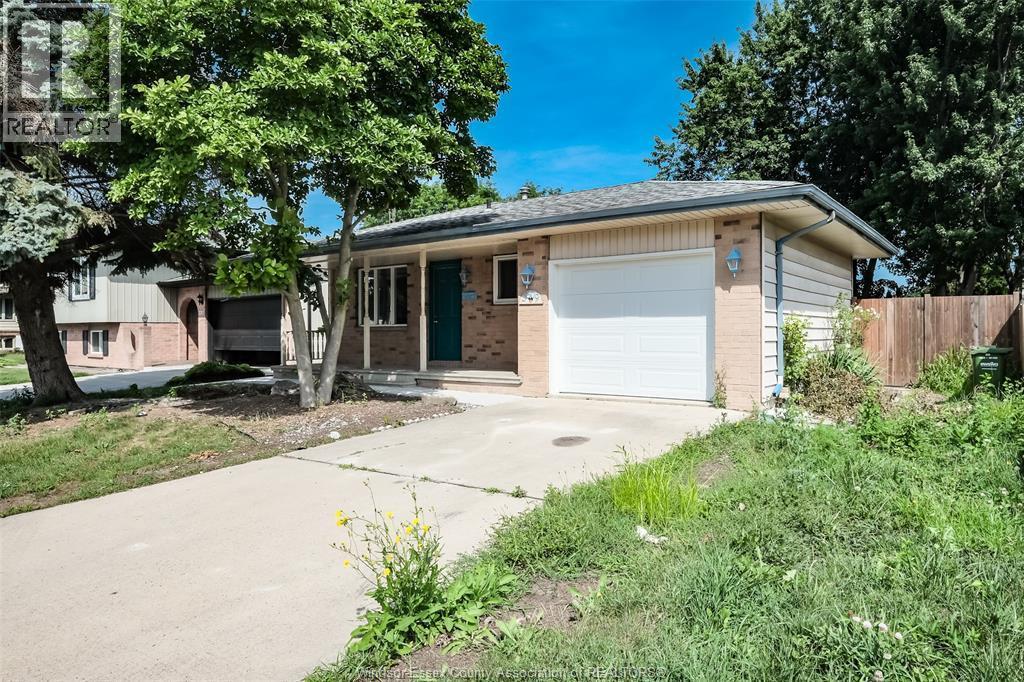 3309 Aurora Drive, Windsor — photograph 2