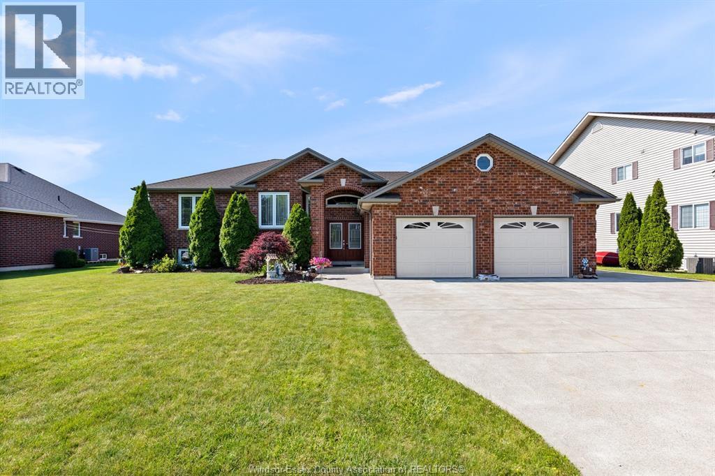 8341 Middleside Road, Amherstburg — primary photograph