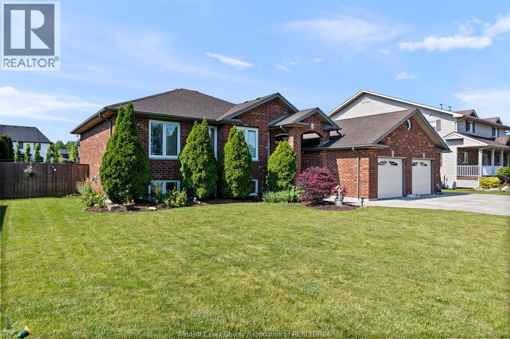 8341 Middleside Road, Amherstburg — photograph 2