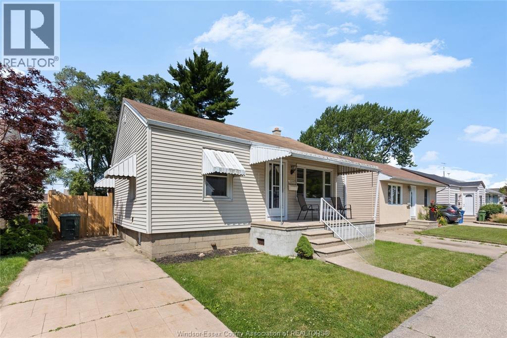 2293 Marentette, Windsor — photograph 2