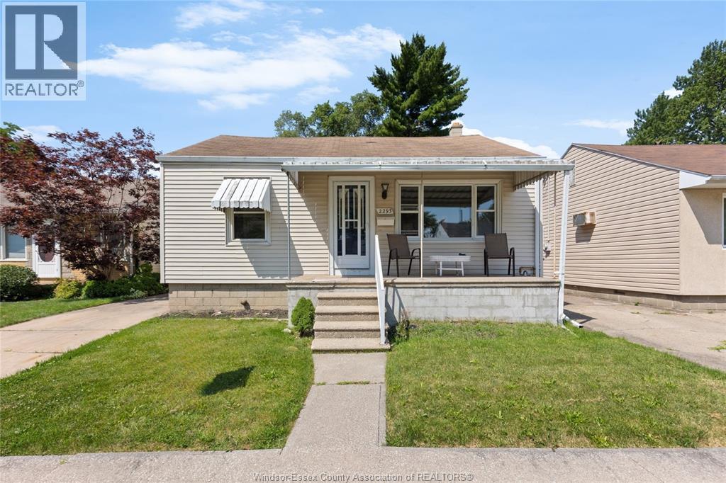 Single Family — 2293 Marentette, Windsor, Ontario