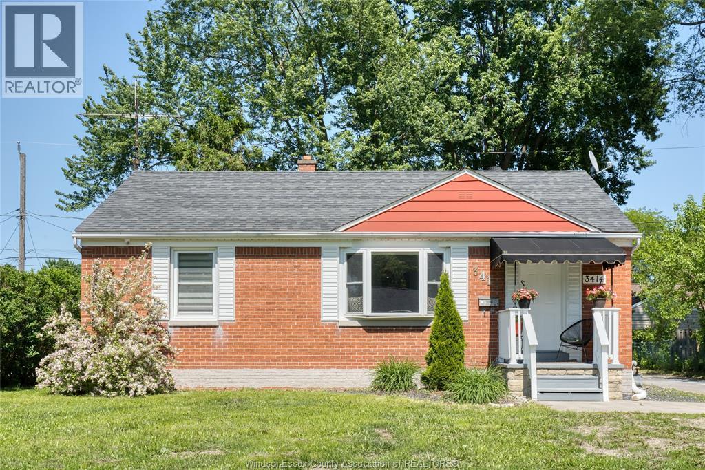 6-bedroom Single Family at 3414 Dominion Avenue, Windsor — photograph 3