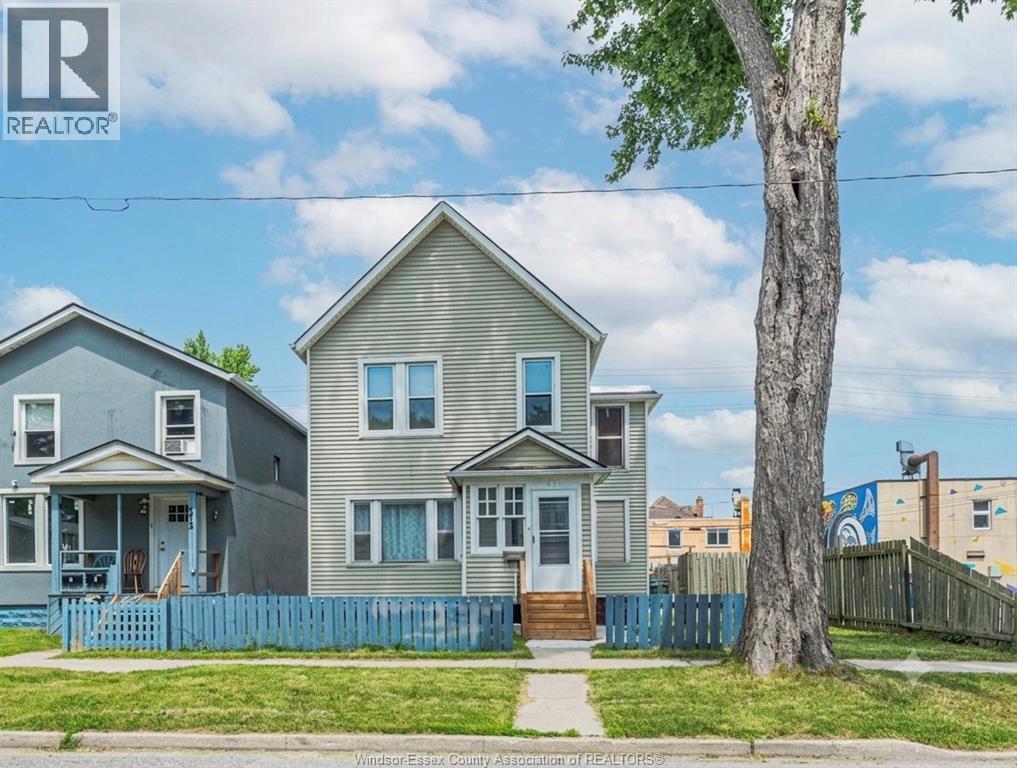 Single Family — 576 Janette, Windsor, Ontario