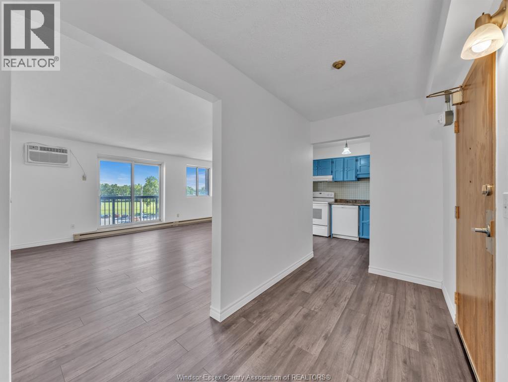 3950 Wyandotte Street #505, Windsor — photograph 3