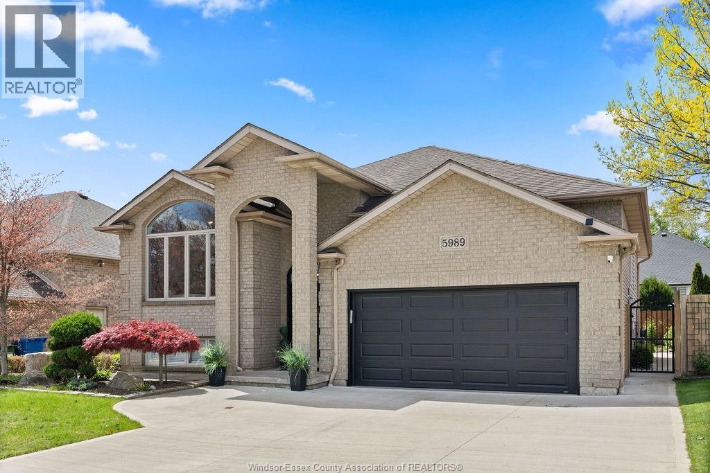5989 Rosewood Crescent, LaSalle — photograph 2