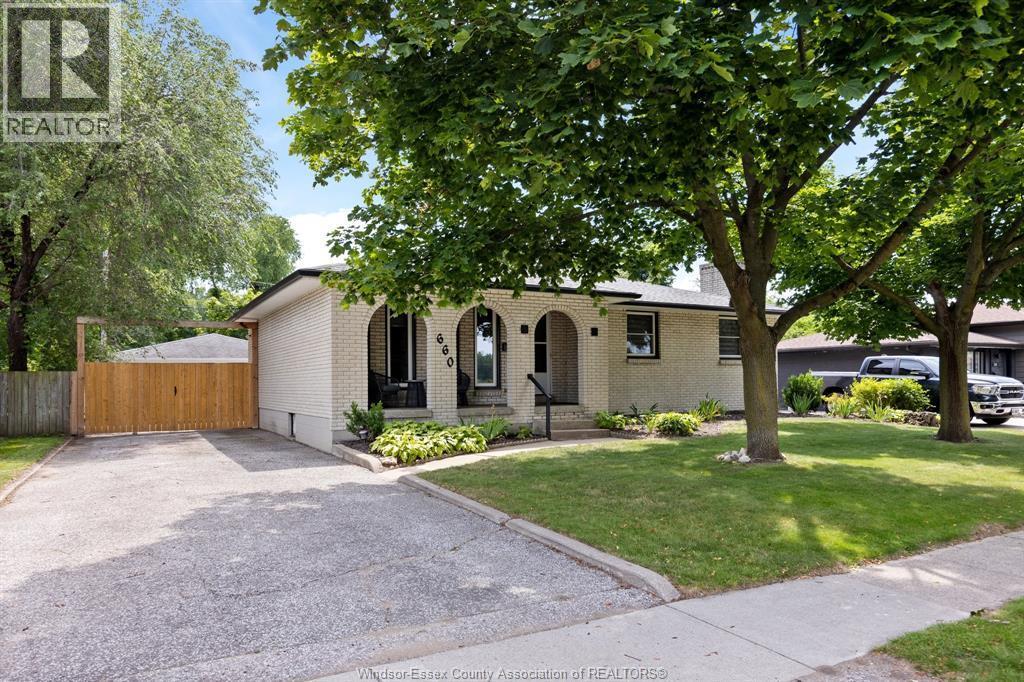 Single Family — 660 Victory, LaSalle, Ontario