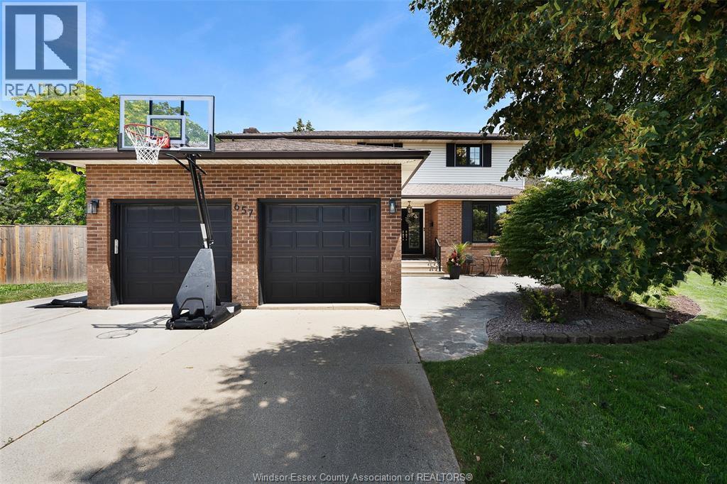 Single Family — 657 Dresden Place, Tecumseh, Ontario