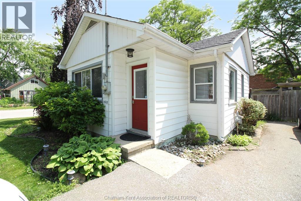 Single Family — 2008 Olive Street, Sarnia, Ontario
