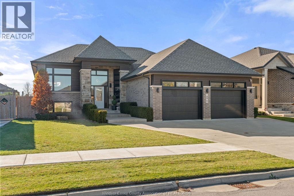 Single Family — 25 Woodland St, Kingsville, Ontario