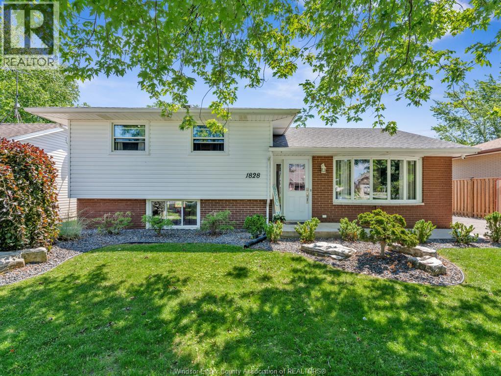 Single Family — 1828 Service Road, Kingsville, Ontario