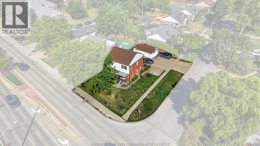 Single Family — 5188 Wyandotte St Street, Windsor, Ontario