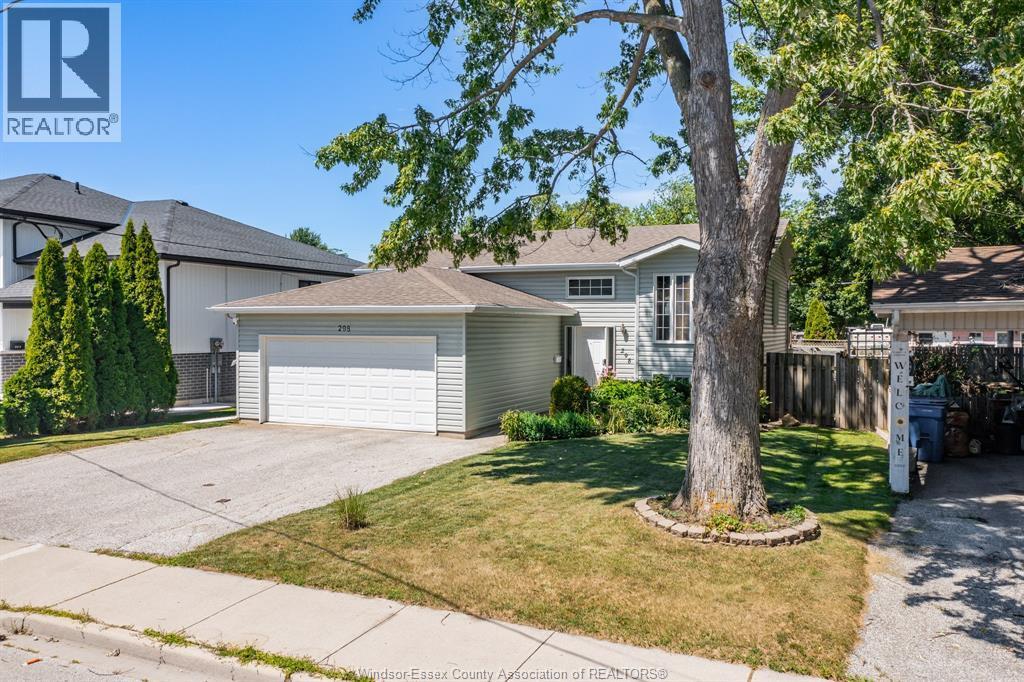 298 Kempt Street, Amherstburg — photograph 2