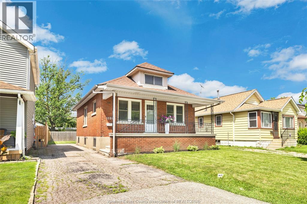 Single Family — 1209 Curry Avenue, Windsor, Ontario