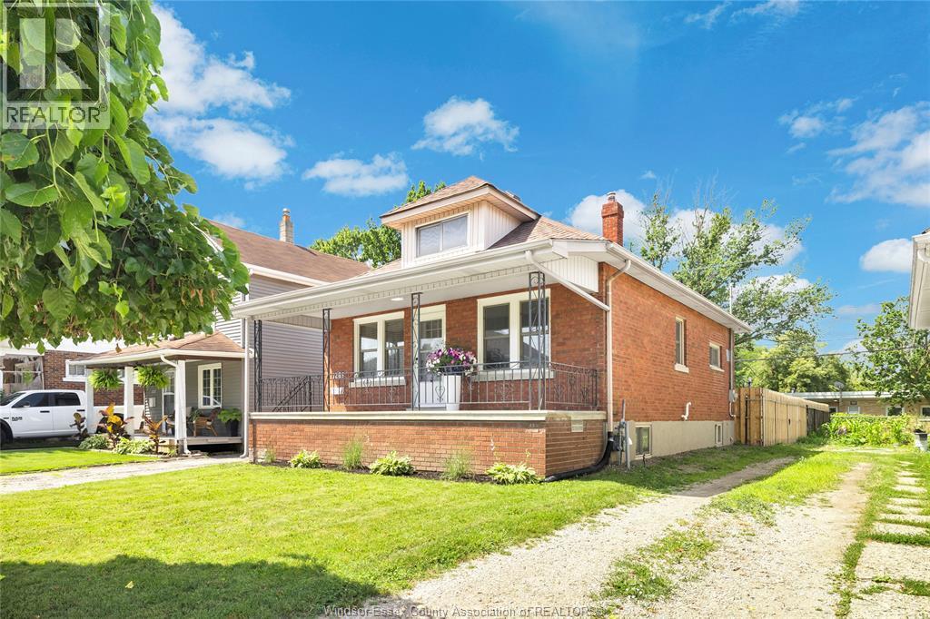 1209 Curry Avenue, Windsor — photograph 3
