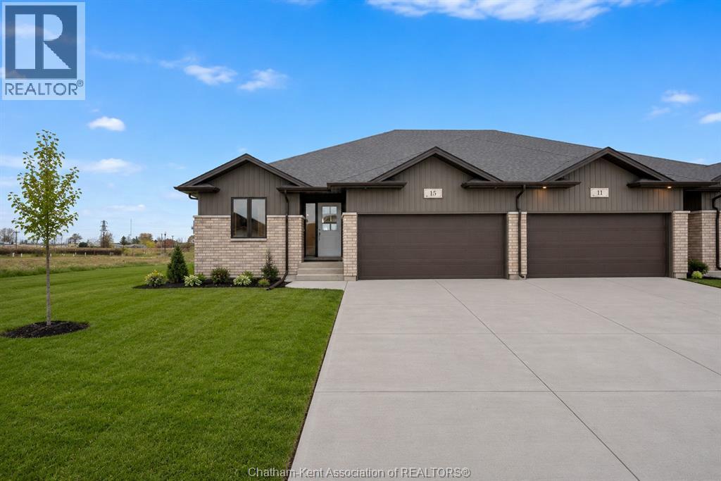Single Family — 8 Cornerstone Place, Chatham, Ontario