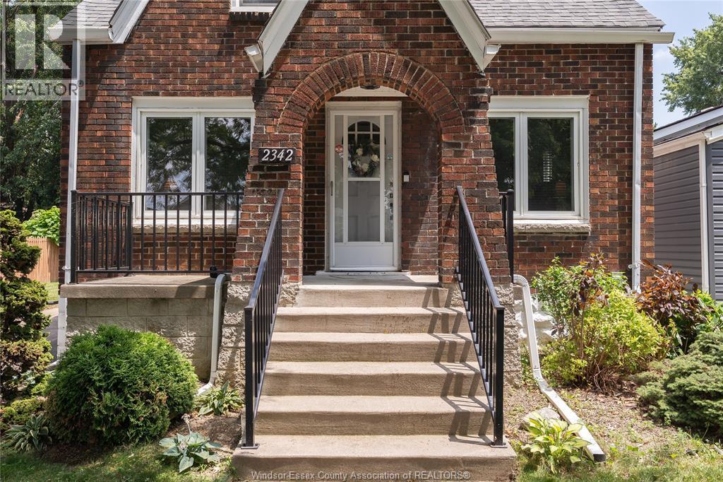 2342 Westcott, Windsor — photograph 2