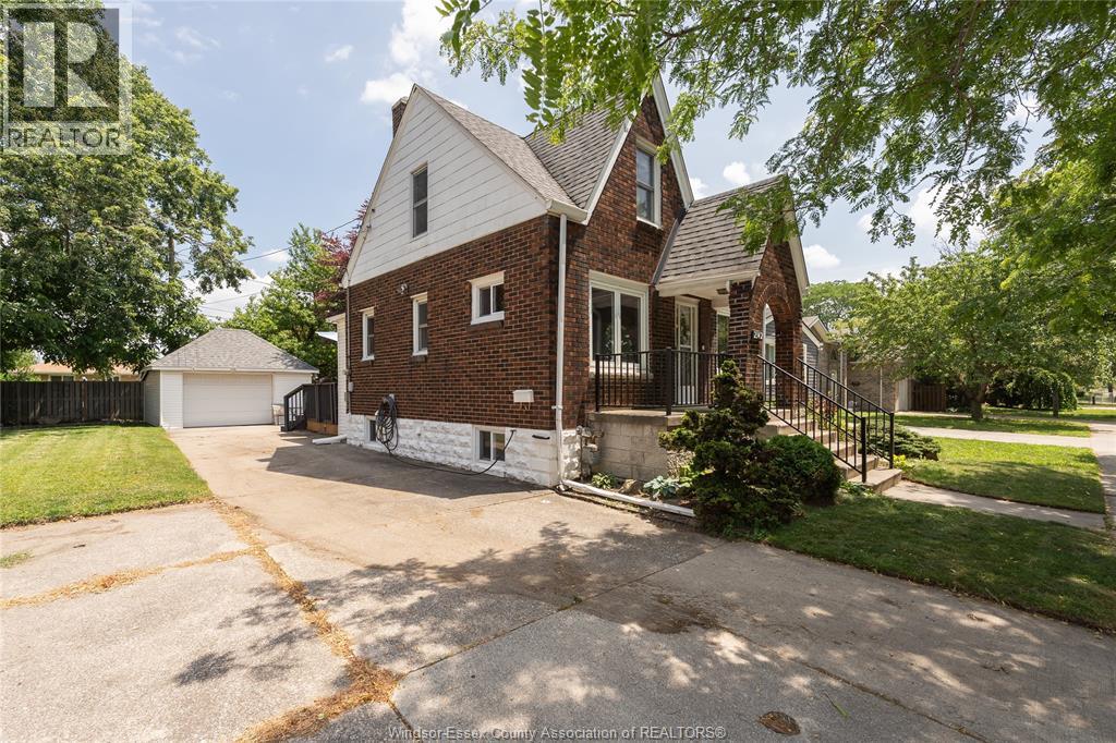 2342 Westcott, Windsor — photograph 3