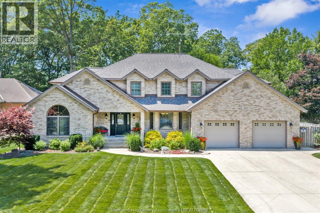 Single Family — 205 Woodland Drive, Harrow, Ontario