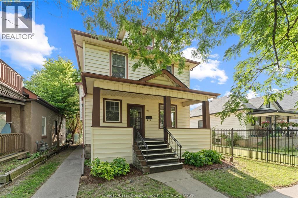 961 Lincoln, Windsor — primary photograph