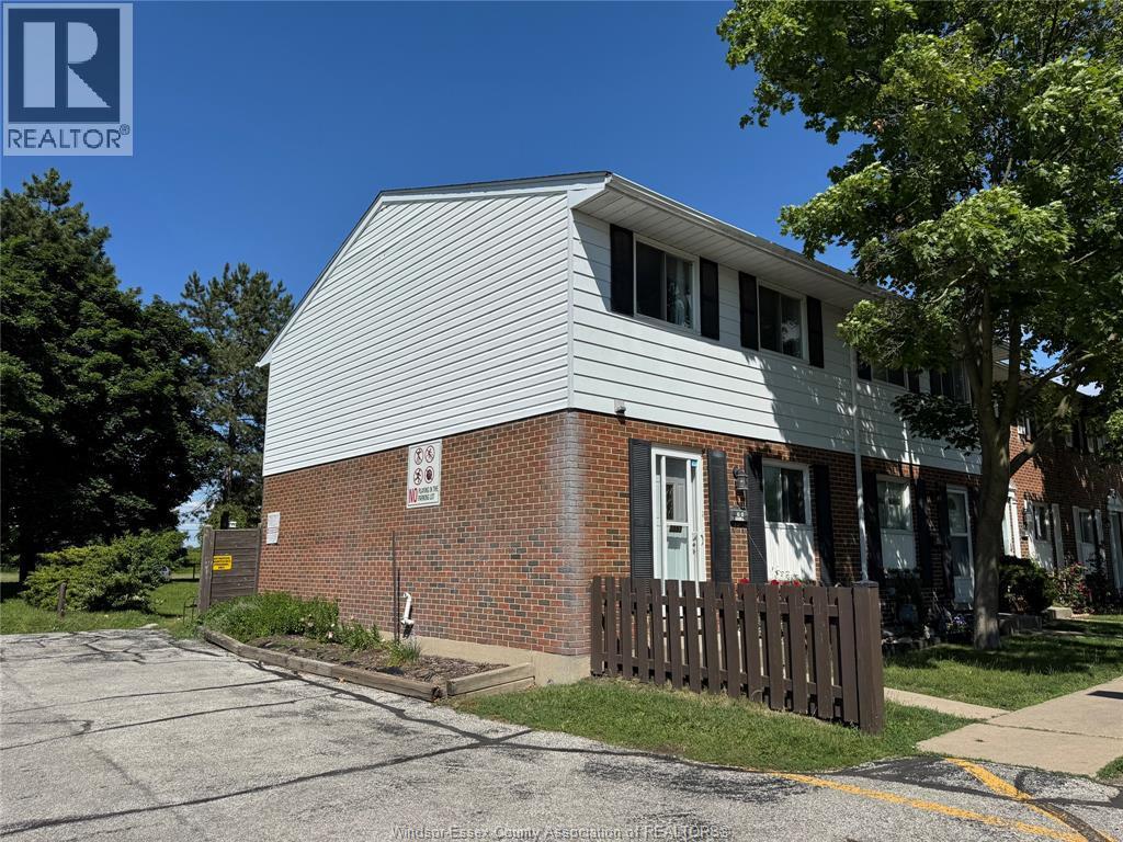 3093 Meadowbrook Lane #14, Windsor — photograph 2