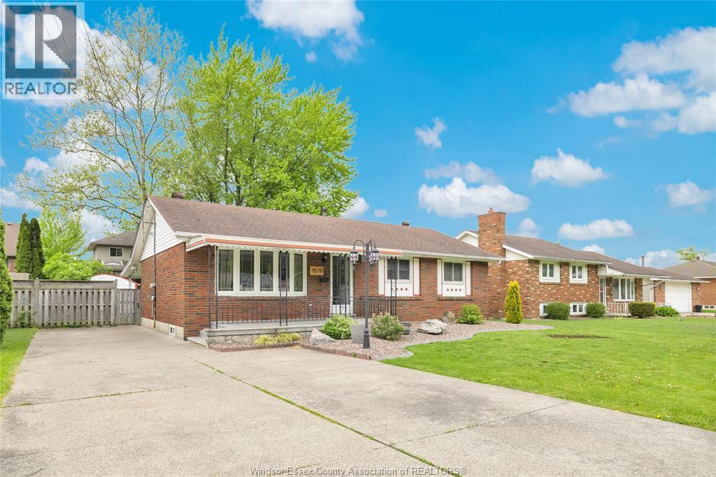 Single Family — 1570 Laurier Drive, LaSalle, Ontario