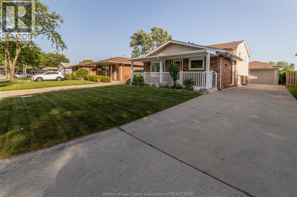 3444 Hemlock, Windsor — primary photograph