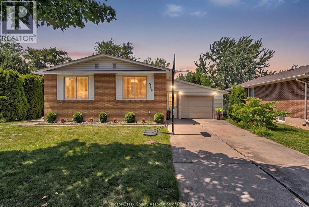 2949 Brimley Drive, Windsor — primary photograph