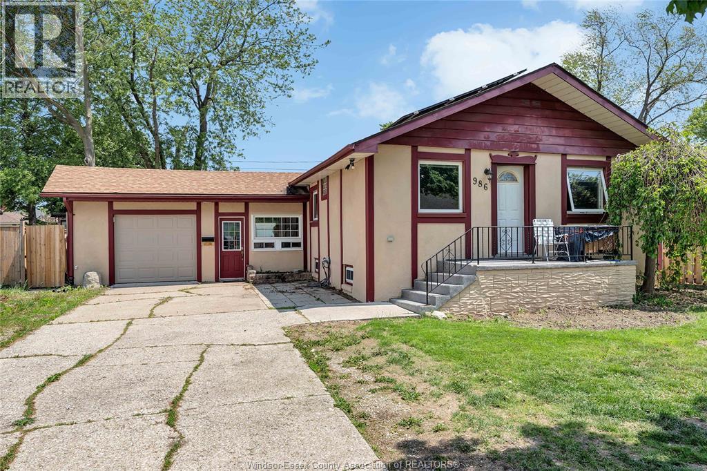 Single Family — 986 Eastlawn, Windsor, Ontario