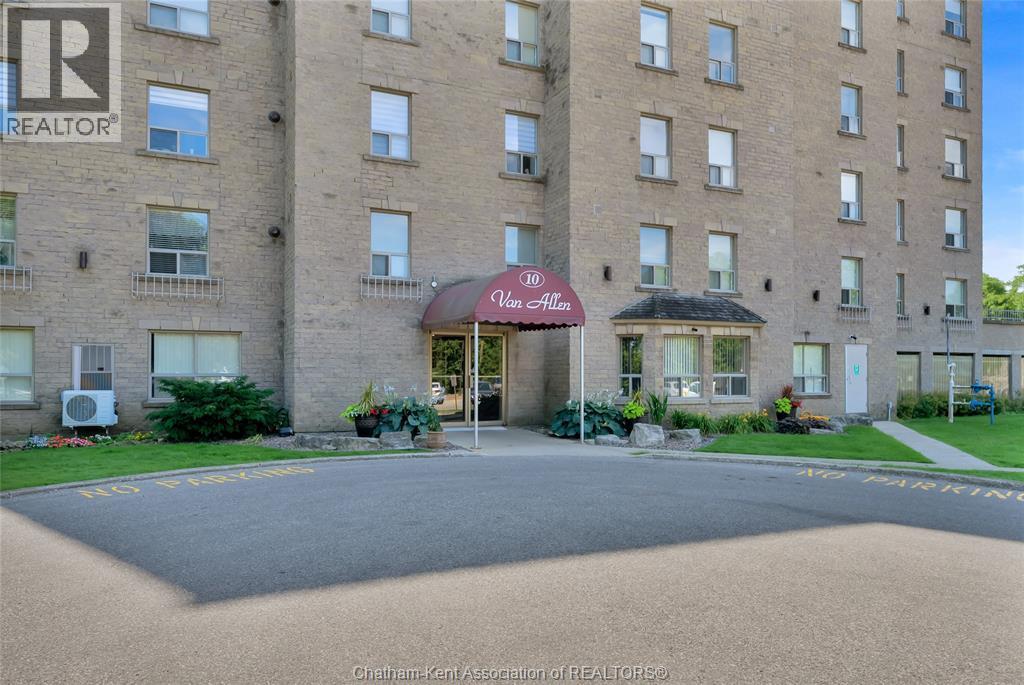 10 Van Allen Avenue #201, Chatham — photograph 2