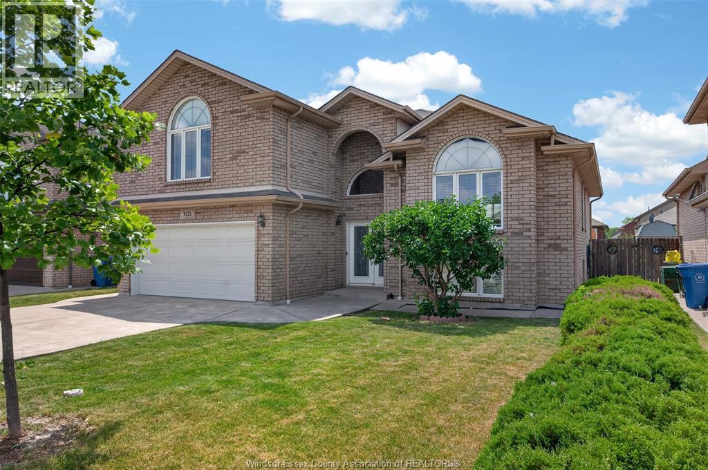 3121 Troup Crescent, Windsor — photograph 2