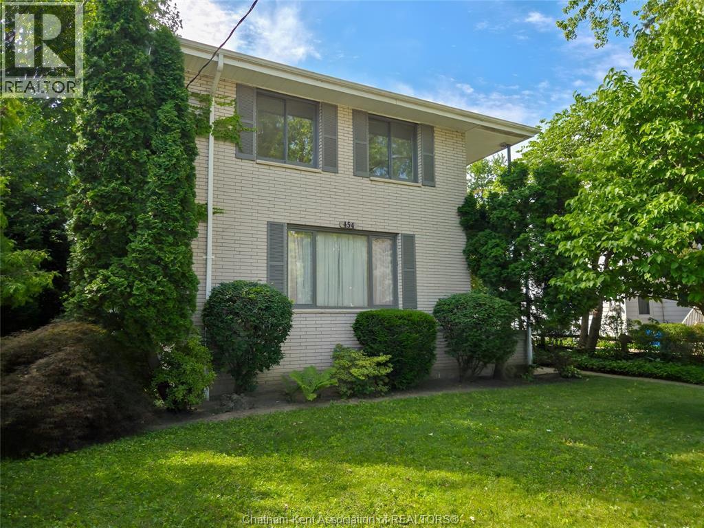 454 King West Street, Chatham — primary photograph