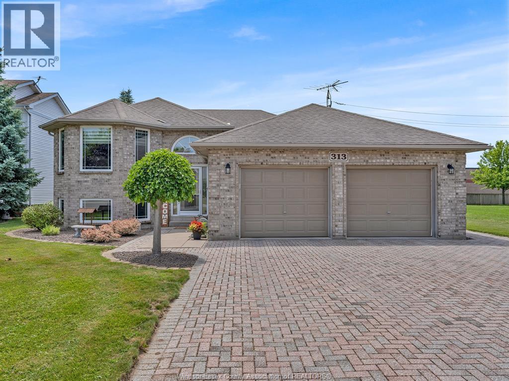 Single Family — 313 Applewood, Kingsville, Ontario