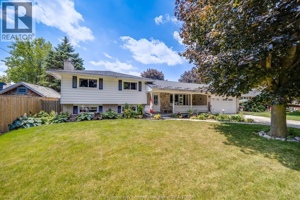 Single Family — 10 Phyllis Avenue, Chatham, Ontario