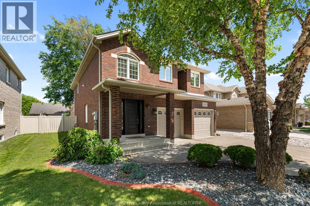 1376 Lakeview Avenue, Windsor — photograph 3