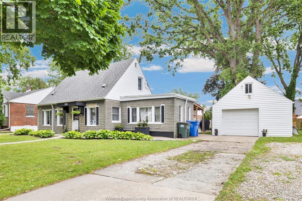 Single Family — 2337 Parkwood Avenue, Windsor, Ontario