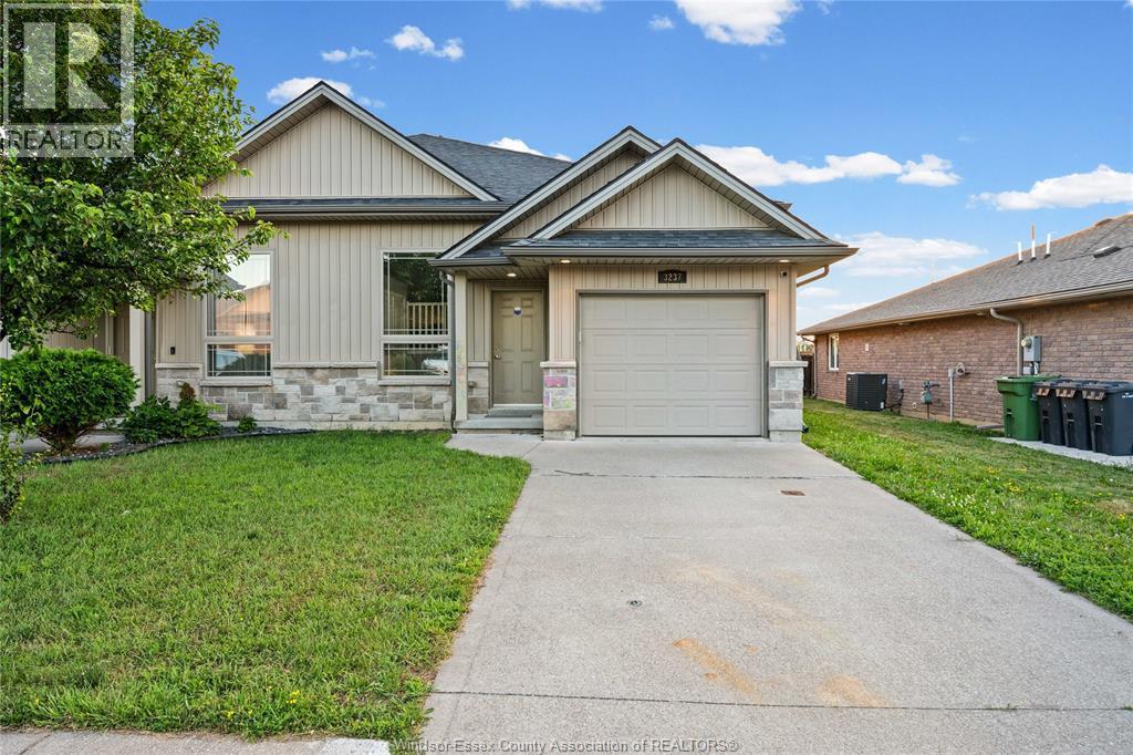 Single Family — 3237 Seville, Windsor, Ontario