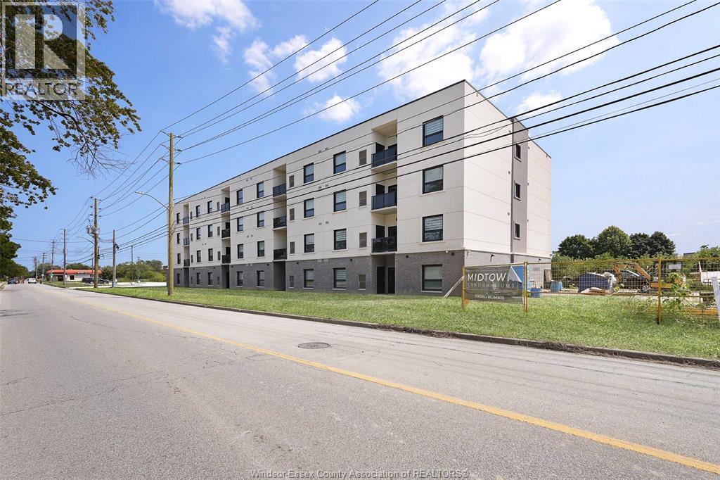 705 Grand Marais #107, Windsor — photograph 2