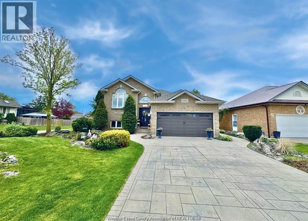 12123 Cranbrook, Tecumseh — primary photograph