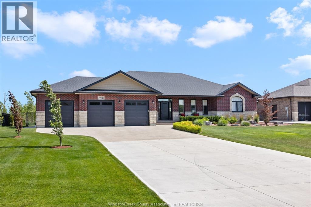 Single Family — 19045 Haven Avenue, Lakeshore, Ontario