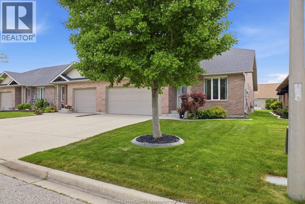 1973 Venetian Avenue, Windsor — photograph 2