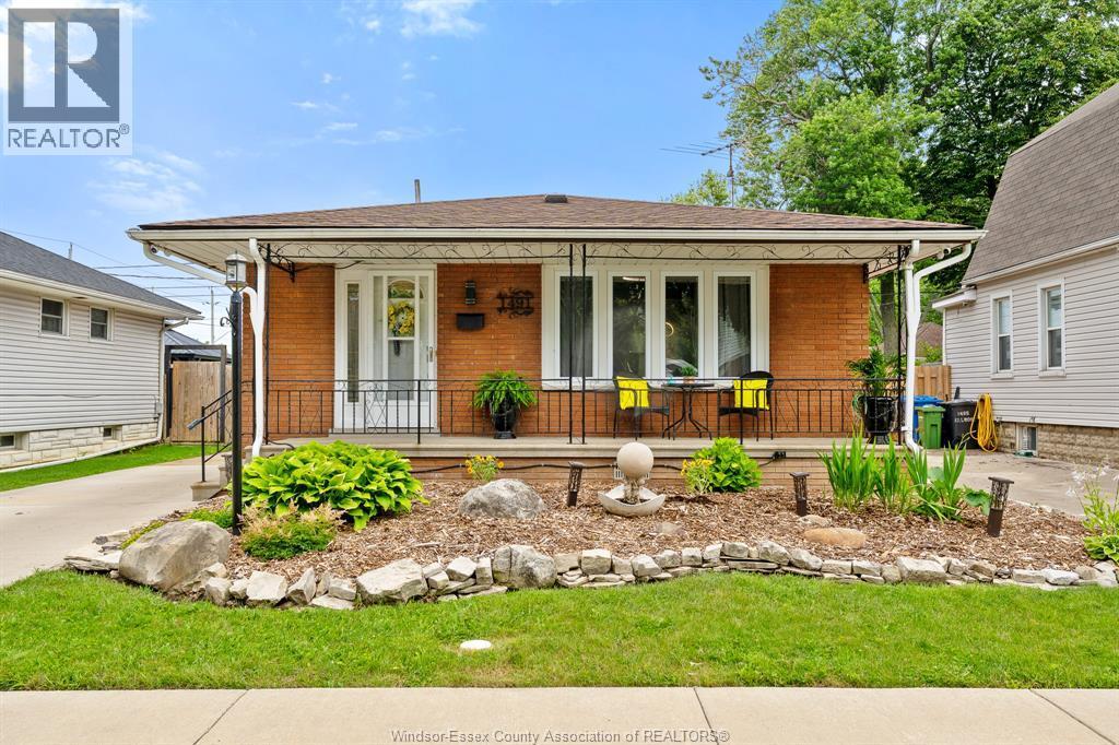 1491 Ellrose Avenue, Windsor — primary photograph