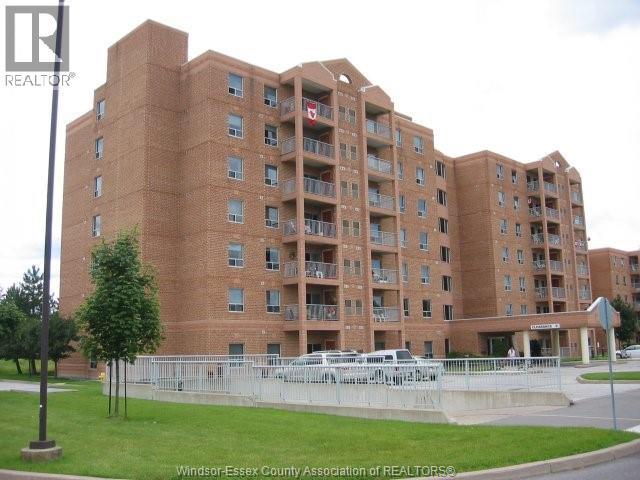 Single Family — 3855 Southwinds Drive, Windsor, Ontario
