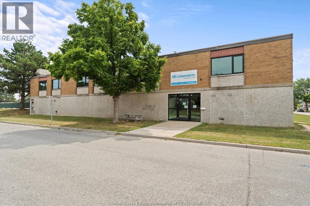 1701 Shepherd Street, Windsor — primary photograph