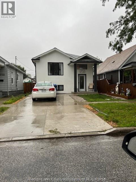 1733 Albert Road, Windsor — primary photograph