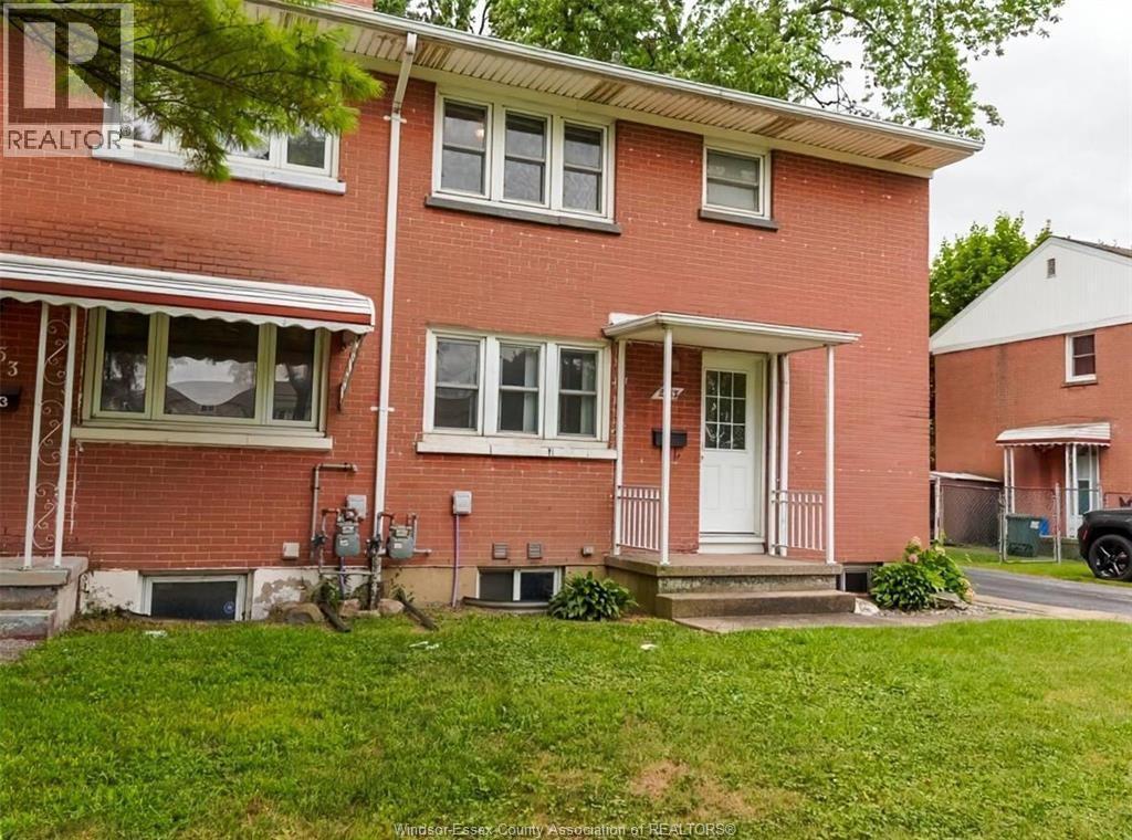 2163 College Avenue, Windsor — photograph 2