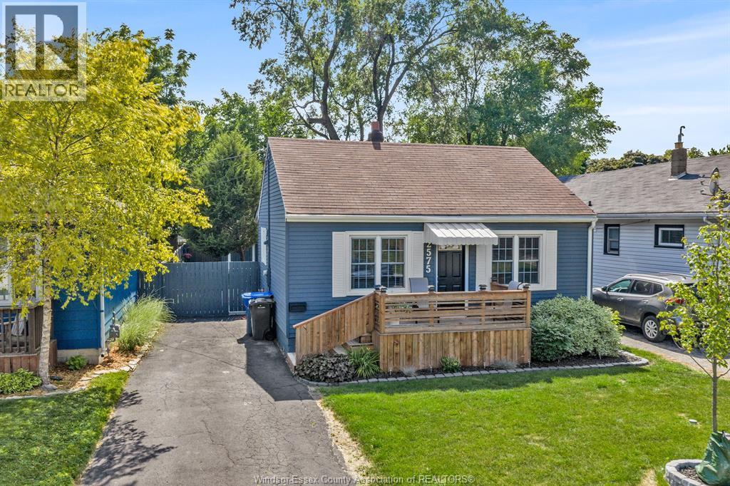 2575 Meighen Road, Windsor — primary photograph