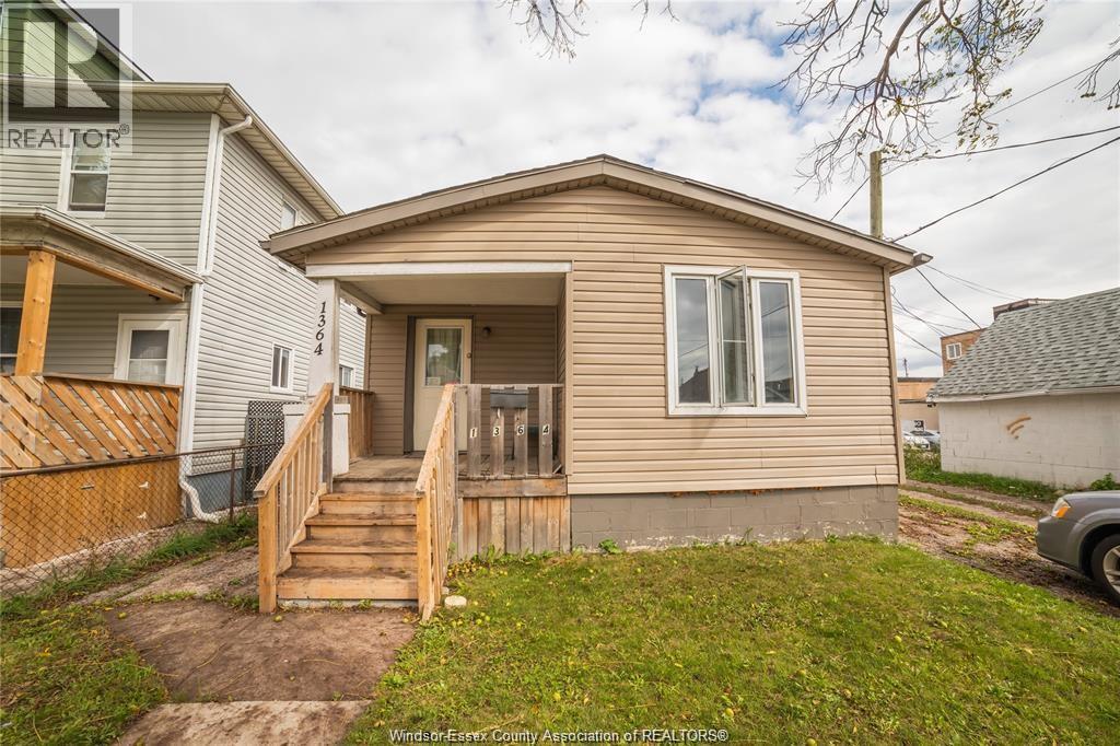 1364 McKay Avenue, Windsor — primary photograph
